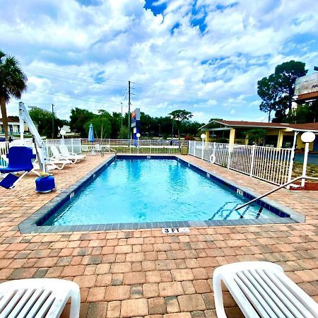 Economy Suites Cypress Gardens Екстер'єр фото
