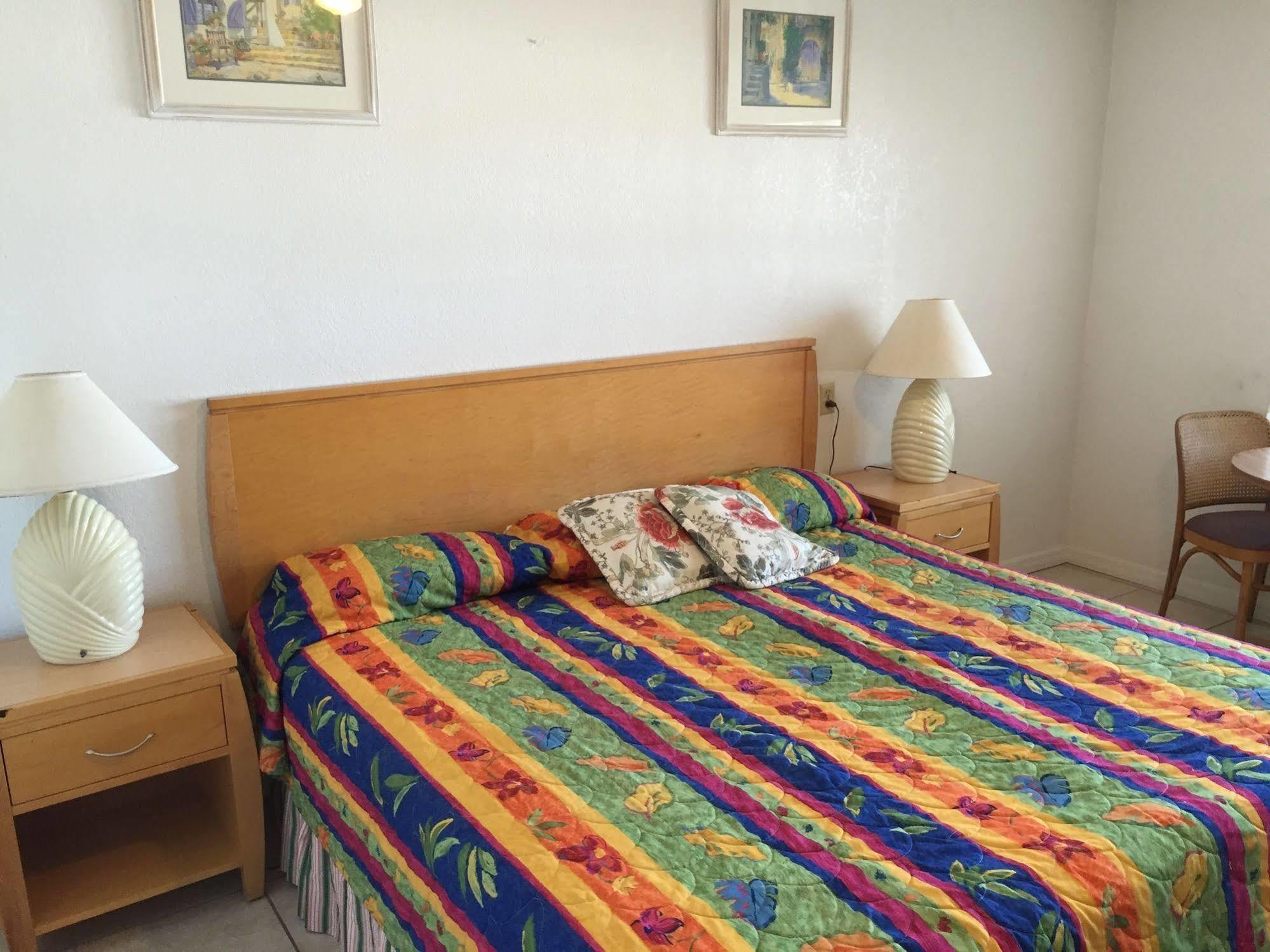 Economy Suites Cypress Gardens Екстер'єр фото