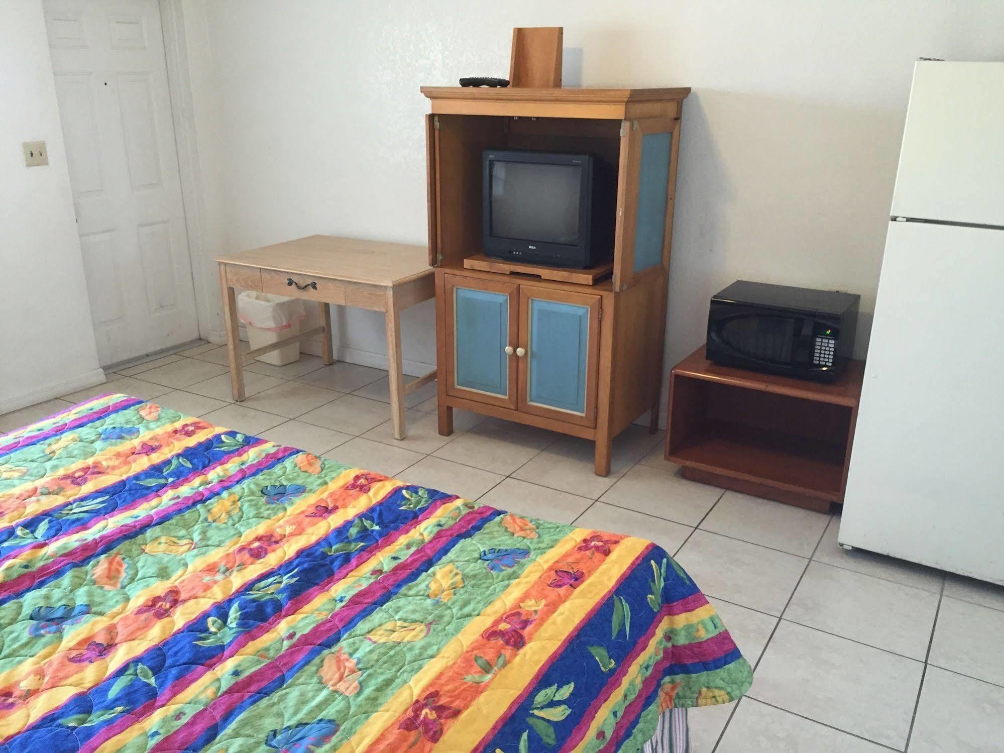Economy Suites Cypress Gardens Екстер'єр фото