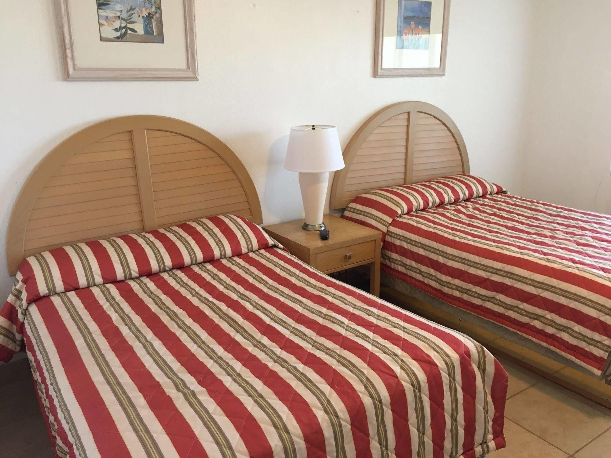 Economy Suites Cypress Gardens Екстер'єр фото