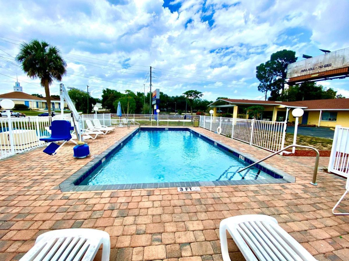Economy Suites Cypress Gardens Екстер'єр фото